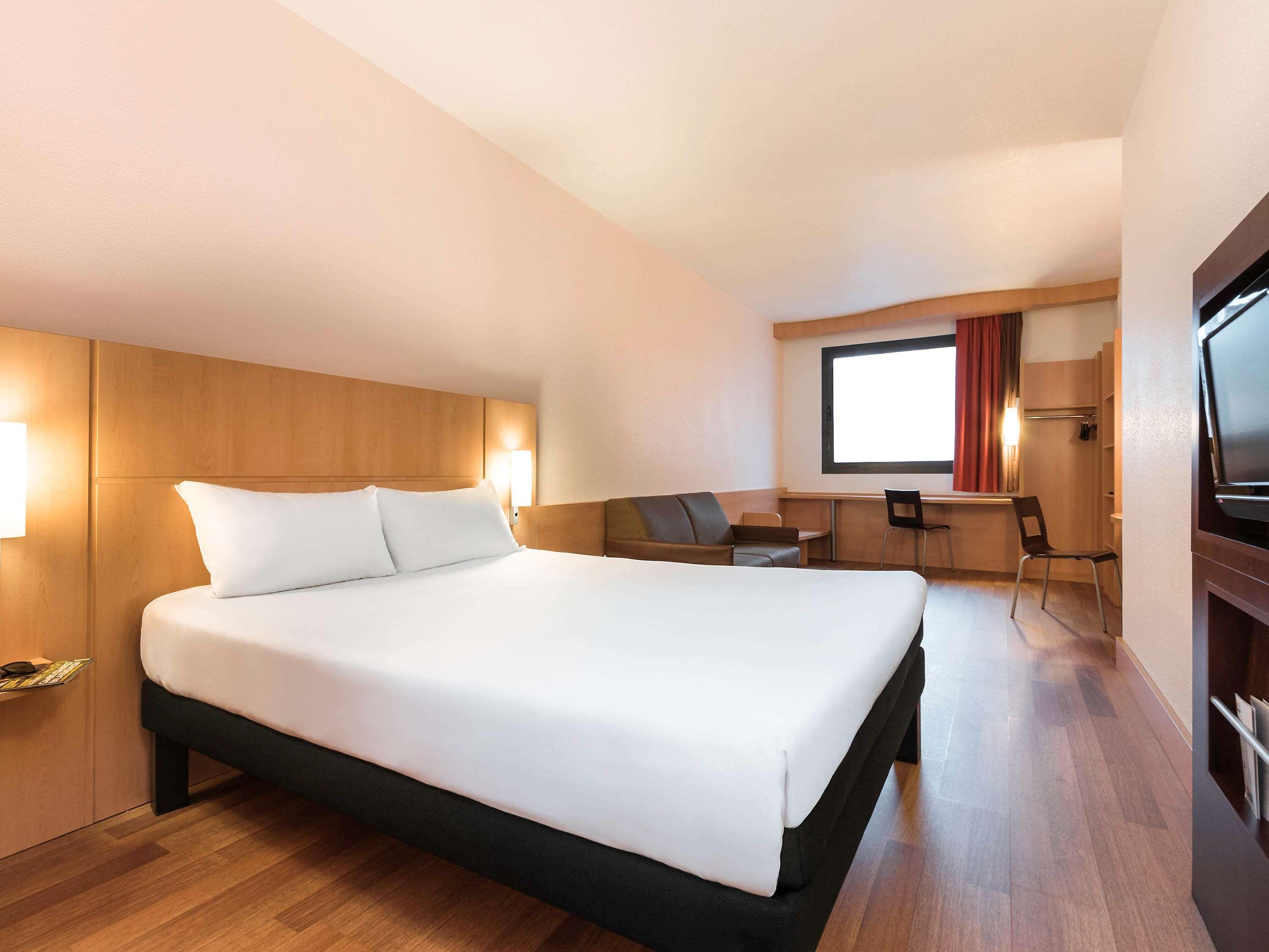 Hotel Ibis Bilbao Centro Esterno foto
