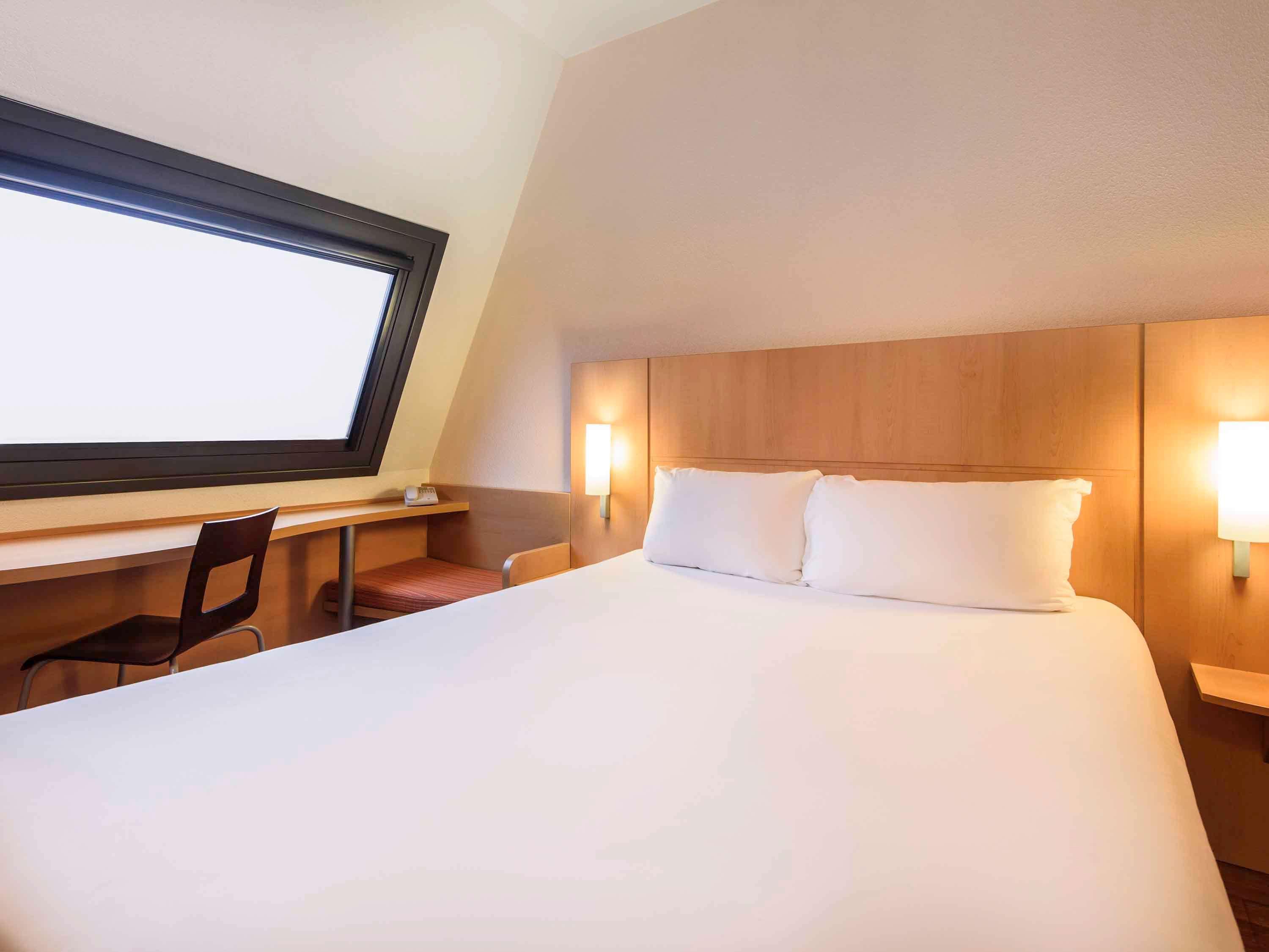 Hotel Ibis Bilbao Centro Esterno foto