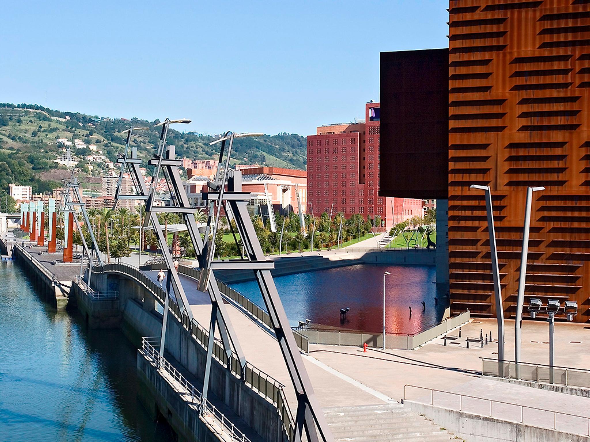 Hotel Ibis Bilbao Centro Esterno foto