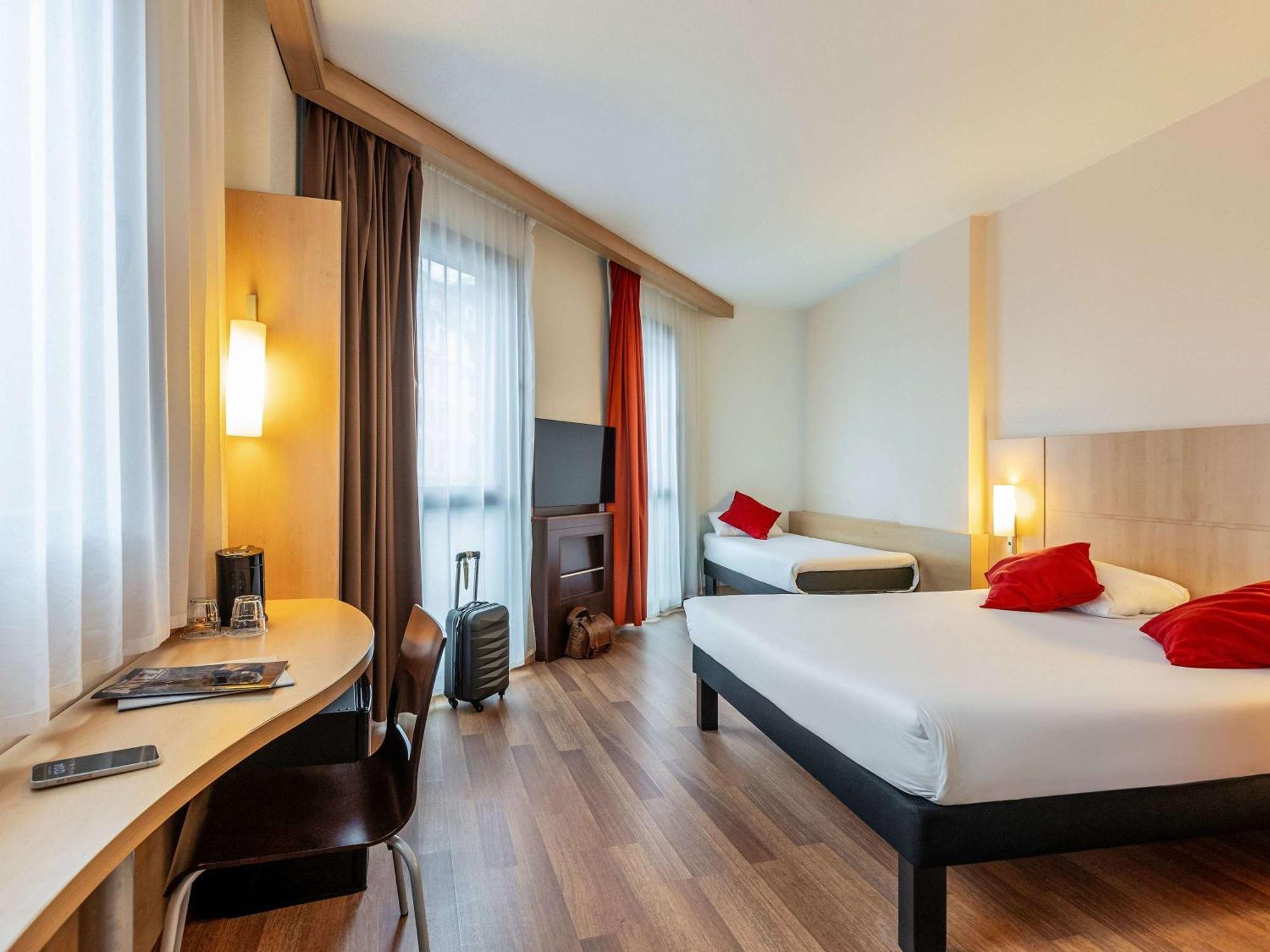 Hotel Ibis Bilbao Centro Esterno foto