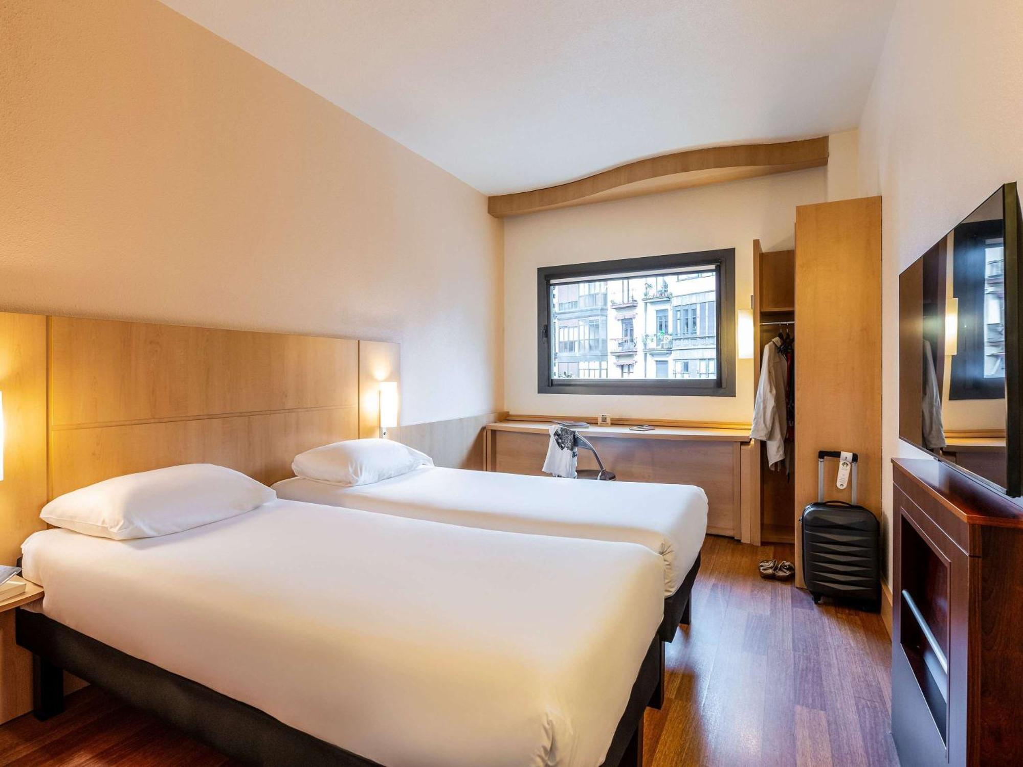 Hotel Ibis Bilbao Centro Esterno foto