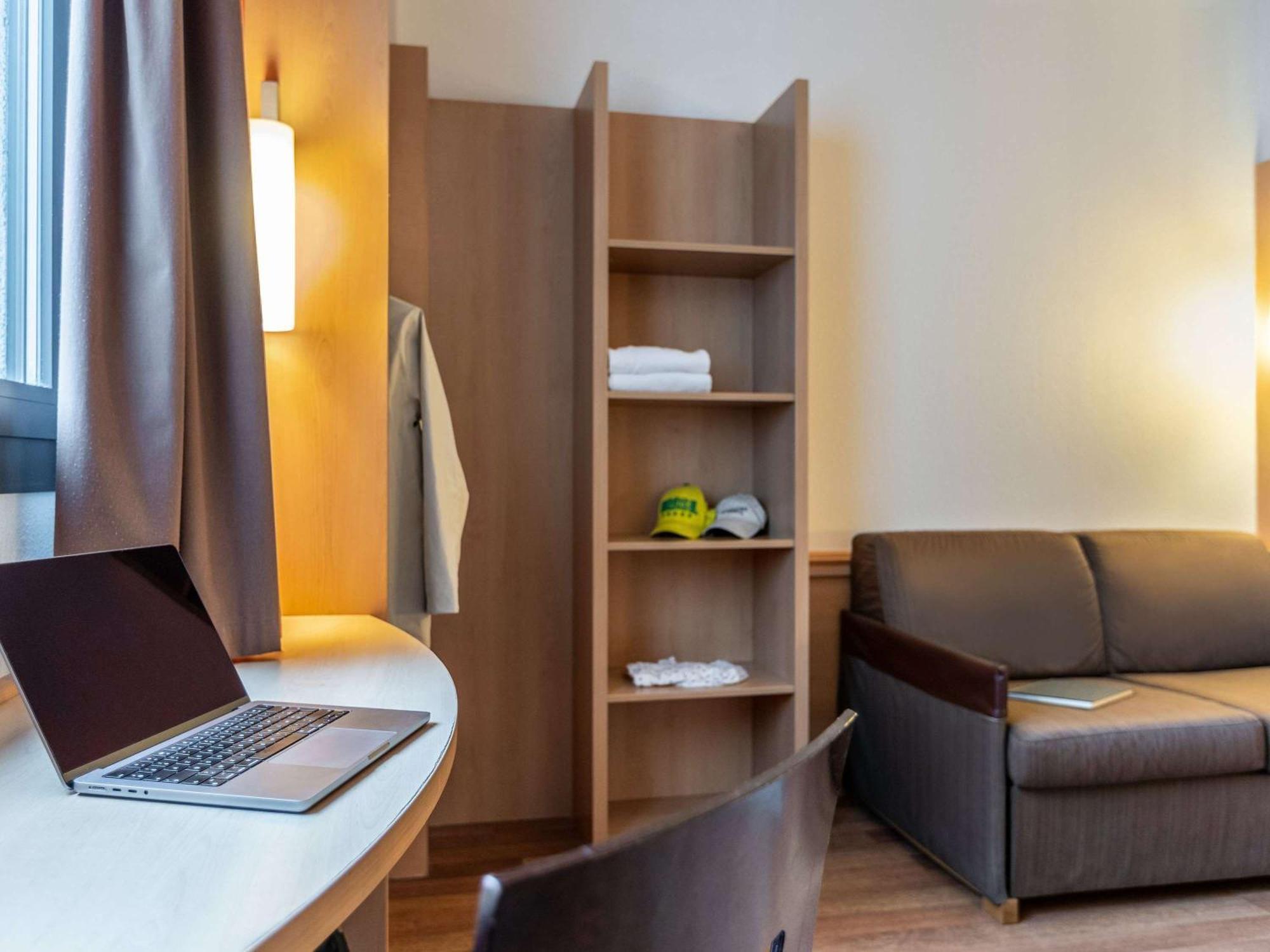 Hotel Ibis Bilbao Centro Esterno foto