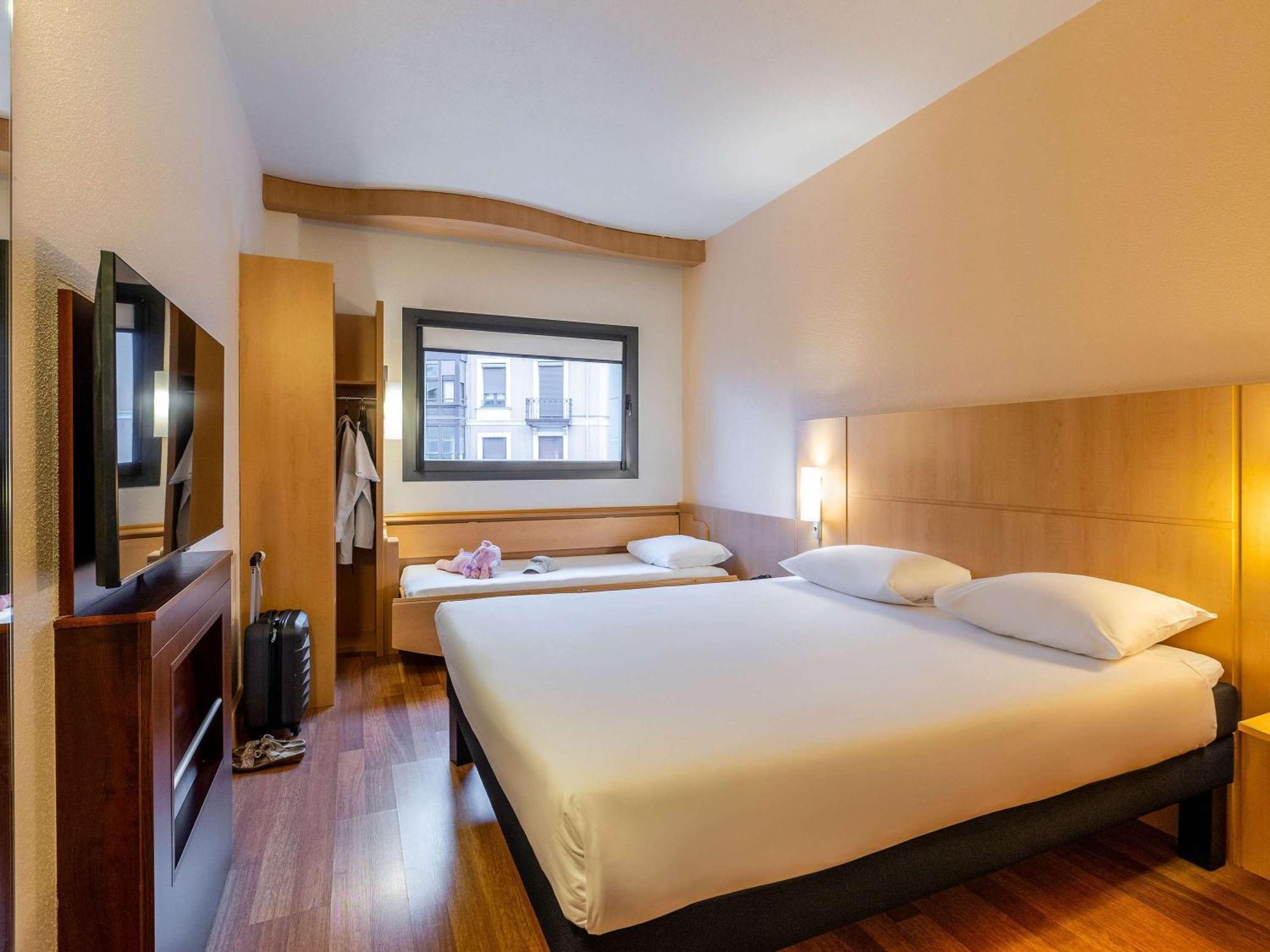 Hotel Ibis Bilbao Centro Esterno foto
